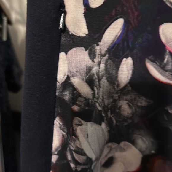 Paul Smith pants. EUC. Zip pocket. Zip hem floral. Size 44 - Picture 7 of 7